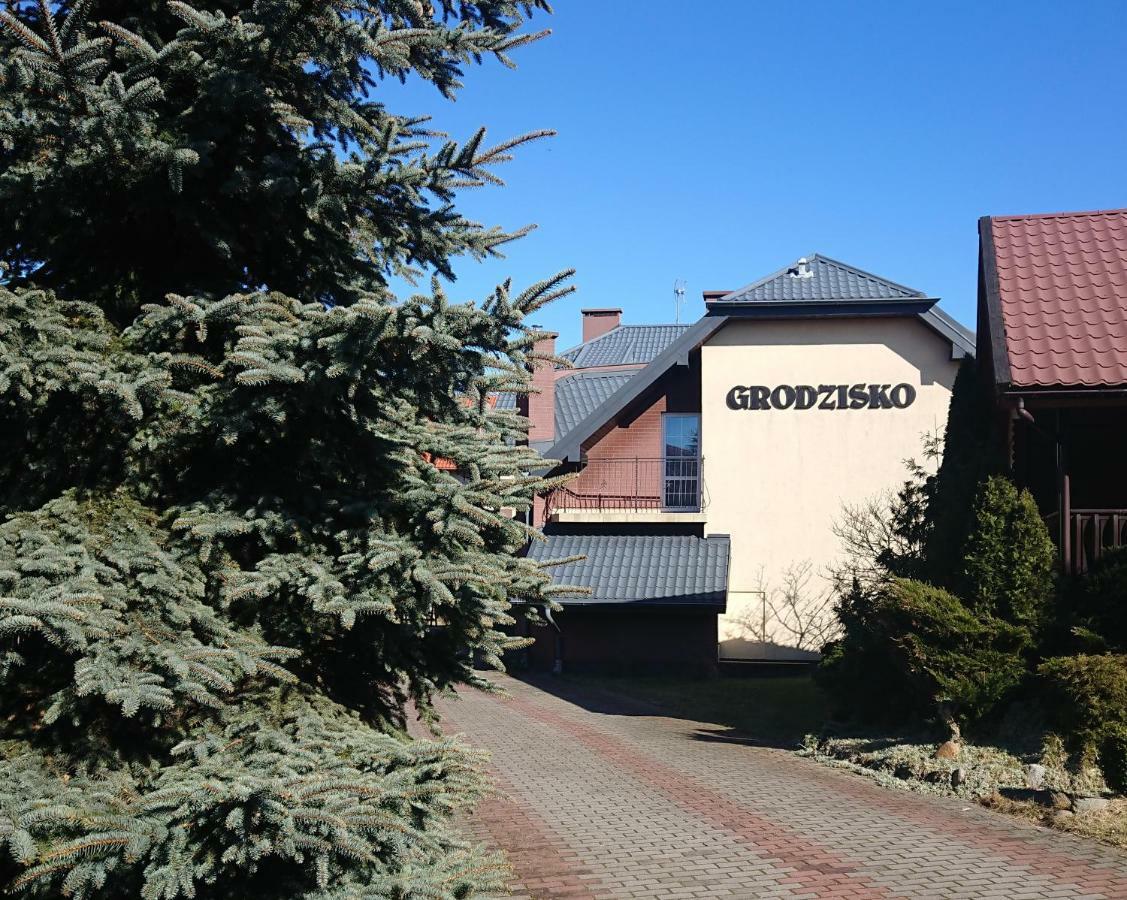 Grodzisko Pokoje Do Wynajecia 库瑞尼卡慕斯卡 外观 照片